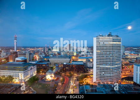 Inghilterra, West Midlands, Birmingham, skyline della città da moonllight Foto Stock