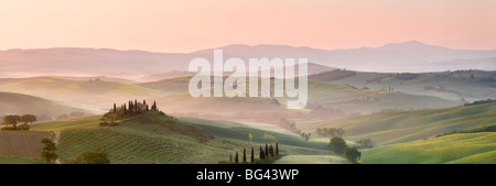 Belvedere all'alba, Valle de Orcia, Toscana, Italia Foto Stock