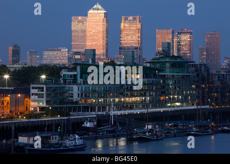 Inghilterra, Londra Docklands e il fiume Tamigi Foto Stock