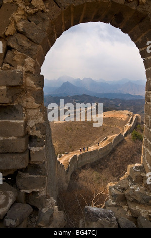 Vista di una sezione della Grande Muraglia, Sito Patrimonio Mondiale dell'UNESCO, tra Jinshanling e Simatai vicino a Pechino, Cina, Asia Foto Stock