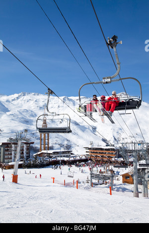 Les Menuires ski resort (1800m) nelle tre valli, Les Trois Vallees, Savoie, sulle Alpi francesi, Francia Foto Stock