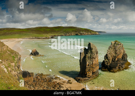 Pile di mare sulla spiaggia di Garry, Tolsta, isola di Lewis, Ebridi Esterne, Scotland, Regno Unito, Europa Foto Stock
