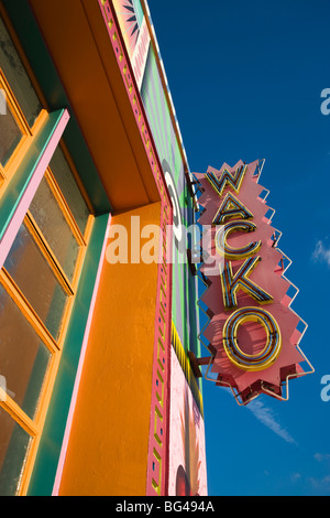 Stati Uniti, California, Los Angeles, Loz Feliz quartiere, La Luz de Jesus Gallery e Wacko shop Foto Stock