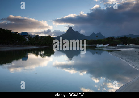 Maurizio, Western Mauritius Tamarin, Montagne du Rempart mountain (el. 777 metri) , alba Foto Stock