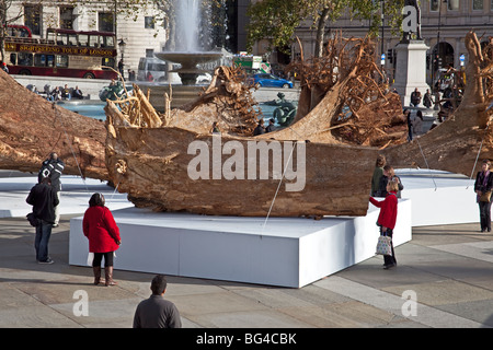 London ; Trafalgar Square ; 'Fantasma foresta' installazione artistica ; Novembre 2OO9 Foto Stock