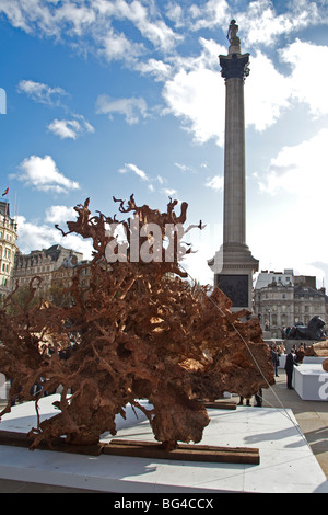 London ; Trafalgar Square ; 'Fantasma foresta' installazione artistica ; Novembre 2OO9 Foto Stock