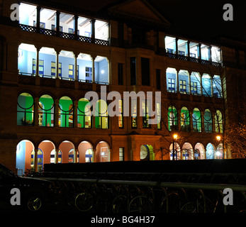 La fotografia notturna del giudice Business School, Trumpington Street, Cambridge, Inghilterra, Regno Unito. Foto Stock