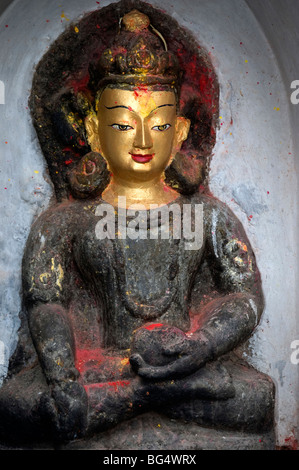 Idolo a Swayambhunath Stupa tempio di Kathmandu, Nepal. Foto Stock