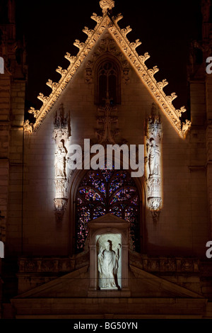 Saint-Nizier chiesa durante la festa delle luci ("Fête des lumières" in francese), Lione, Francia Foto Stock