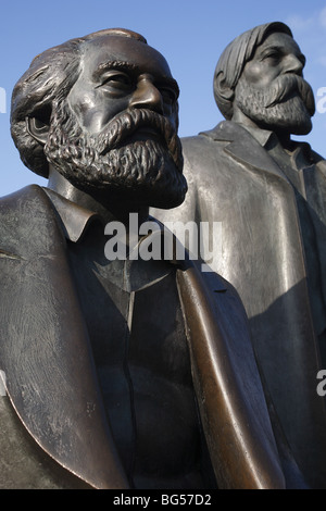 Statua di Karl Marx e Friedrich Engels in Berlino Foto Stock
