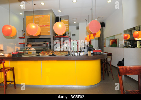 Israele, Tel Aviv, pizzeria Foto Stock