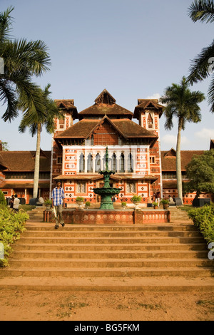 Napier Museum di Kuthiramalika Puthenmailika Palace a Thiruvananthapuram, Kerala. Foto Stock