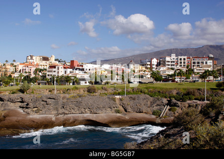 LA PITTORESCA COSTA NOSTALGICA DI CASA DUQUE SULLA COSTA ADEJE IN INVERNO. TENERIFE. ISOLE CANARIE. 2009 Foto Stock