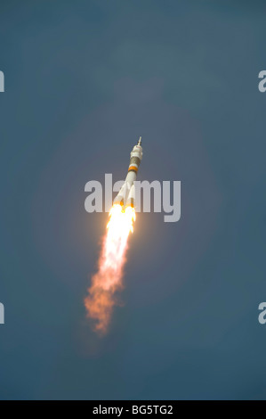 Soyuz TMA-16 caricamento verticale Foto Stock