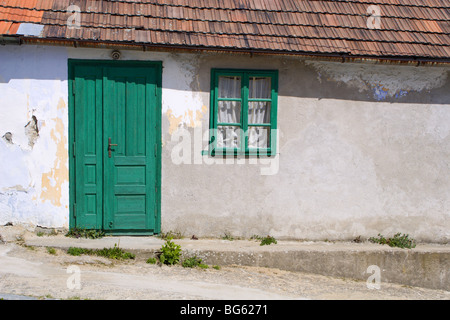 La facciata della casa vecchia Foto Stock