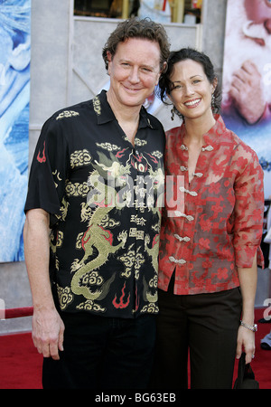 JUDGE REINHOLD & AMY LA SANTA Clausola 3: la clausola ESCAPE PREMIERE DEL FILM HOLLYWOOD Los Angeles California USA 29 Ottobre 200 Foto Stock