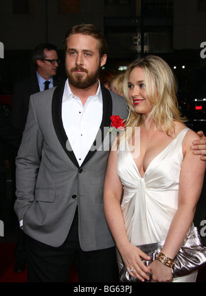 RYAN GOSLING MANDI GOSLING LARS E LA RAGAZZA REALE LOS ANGELES PREMIERE Academy of Motion Picture Arts LOS ANGELES STATI UNITI D'AMERICA 02 Ott Foto Stock