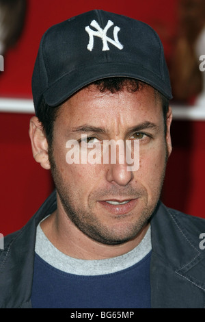 ADAM SANDLER non scompigliate con lo Zohan PREMIERE MONDIALE GRAUMANS CHINESE HOLLYWOOD LOS ANGELES STATI UNITI D'AMERICA 28 Maggio 2008 Foto Stock