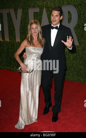 JENNIFER ANISTON JOHN MAYER 2009 Vanity Fair OSCAR PARTY WEST HOLLYWOOD Los Angeles CA USA 22 febbraio 2009 Foto Stock