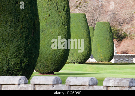 Il giardino di Lanhydrock house vicino a Bodmin in Cornovaglia, UK. Foto Stock