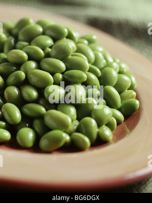 Fresche sgusciate fagioli di soia Foto Stock