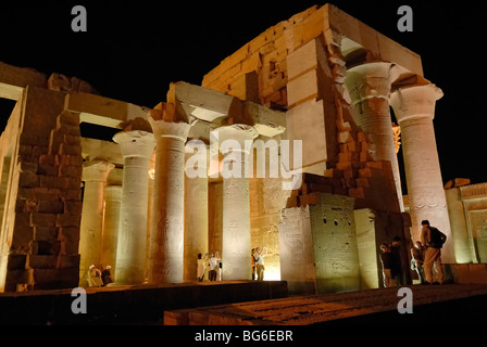 Tempio di Kom Ombo a notte in Egitto Foto Stock