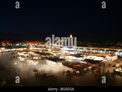 Jemaa el Fna minareto al crepuscolo Foto Stock