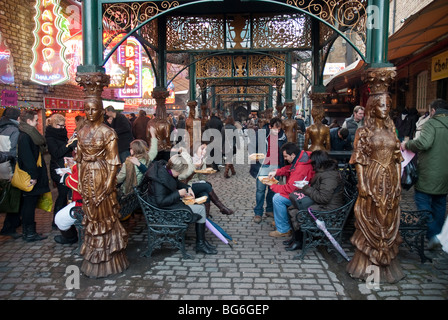 Dettagli di Camden Town di mercato stabile a Londra Foto Stock