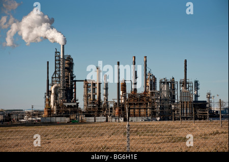 Conoco Phillips Ferndale raffineria di petrolio. La raffineria è situato sul Puget Sound, 90 miglia a nord di Seattle vicino a Ferndale, WA. Foto Stock