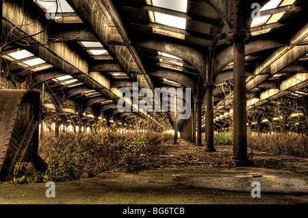 Abbandonata la stazione ferroviaria si trova vicino a Ellis Island. La stazione ferroviaria si trova a Liberty State Park, Jersey City, NJ Foto Stock