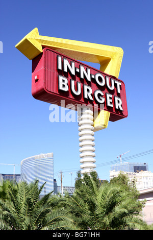 Si tratta di un segno al neon per in-N-OUT BURGER ristorante a Las Vegas, Nevada Foto Stock