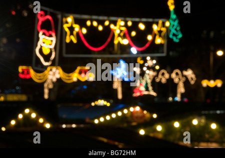 Alcune delle molte luci al mercatino di Natale presso il Rathaus (Municipio) a Vienna, in Austria Foto Stock