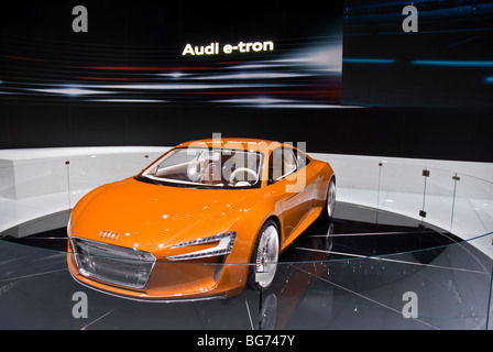 La Audi e-tron concept car (N.A. debutto) al 2009 Auto Show di Los Angeles in Los Angeles Convention Center di Los Angeles, California. Foto Stock