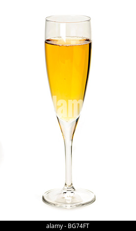 Vetro di champagne con vino frizzante isolati su sfondo bianco Foto Stock