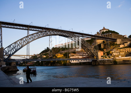 Dom Luis ponte sul fiume Douro, Porto Portogallo Foto Stock