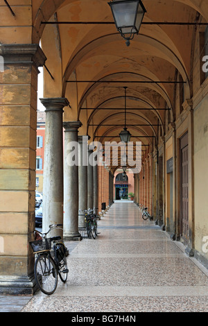 Il portico del Collegio San Carlo di Modena, Emilia Romagna, Italia Foto Stock