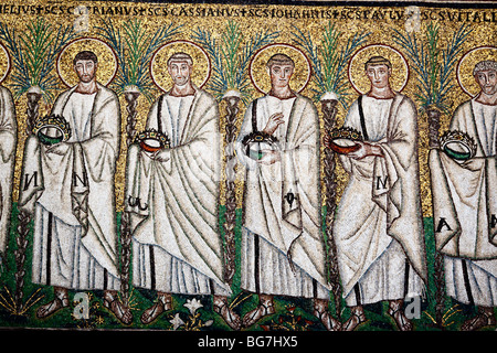 Mosaico nella basilica di Sant Apollinare Nuovo, sito Patrimonio Mondiale dell'UNESCO, Ravenna, Emilia Romagna, Italia Foto Stock