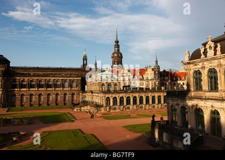 Germania Sassonia Zwinger Palace Mathematisch-Physikalischer Salon Scienze Mathematical-Physical Salon Hausmann Tower Foto Stock