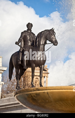 London ; Trafalgar Square ; statua del re George IV ; eretta nel 1843 ; scolpita da Sir Francis Legatt Chantrey ; Novembre 2OO9 Foto Stock