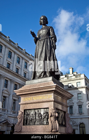 ;Londra Waterloo Place ; Statua di Florence Nightingale ; scolpito da A.G.Walker nel 1867 ; Novembre 2OO9 Foto Stock