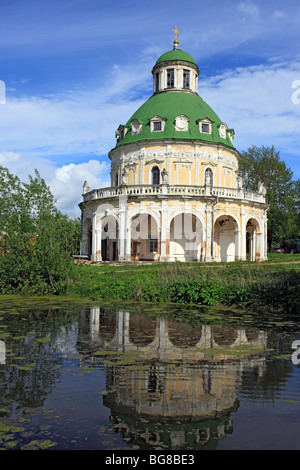 Chiesa della Natività della Vergine (1714-1722), Podmoklovo, Regione di Mosca, Russia Foto Stock