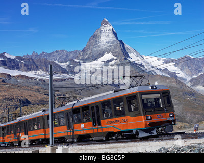 La Svizzera, Vallese, Zermatt, Gornergrat,l'Gornergrat-Zermatt treno con il Cervino sullo sfondo Foto Stock