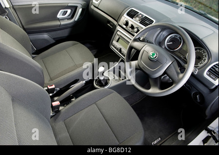 2009 Skoda Fabia Greenline interna anteriore Foto Stock