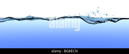 Acqua turbolenta superficie con onde, increspature e scende su un gradiente blu con copia bianca lo spazio al di sopra della superficie. Foto Stock