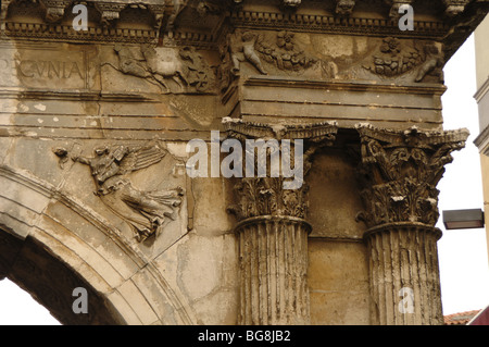 Arco trionfale del Sergii o Golden Gate. Pula. La Croazia. Foto Stock