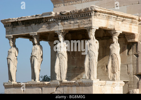 Arte greche. Eretteo. Tempio ionico. È stato costruito tra 421 - 407 A.C. Vista del Kariatides (portico delle Cariatidi). Atene. Foto Stock