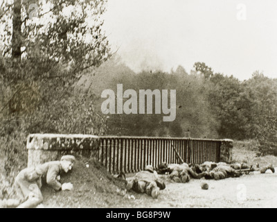 La seconda guerra mondiale. Artiglieria tedesca attacco contro le truppe alleate nel novembre 10, 1944. Foto Stock