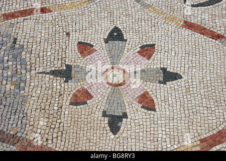 Ostia Antica. Mosaico decorazione floreale. Dettaglio. L'Italia. L'Europa. Foto Stock