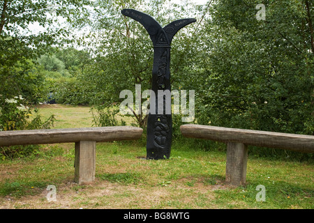 Orientamento per il chilometraggio sul Kennet and Avon Canal tra lettura e Newbury a Sheffield blocca fondale, Theale, Berkshire, Regno Unito Foto Stock