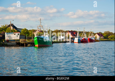 Shore con navi lungo Martwa Wisla vicino a Danzica, Polonia | Ufer der Toten Weichsel bei Danzig, Polen Foto Stock